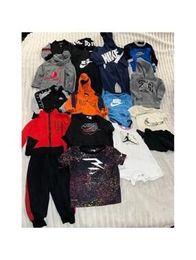 Nike Clothing Lot Toddler Boys Size 18 Months Hoodies Sweaters Shirts 16 Pieces